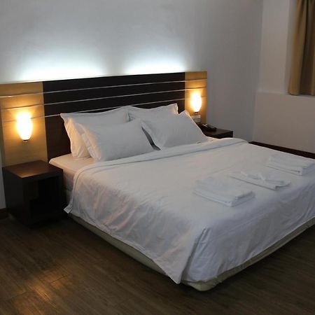 Sara Hotel Labuan Zewnętrze zdjęcie
