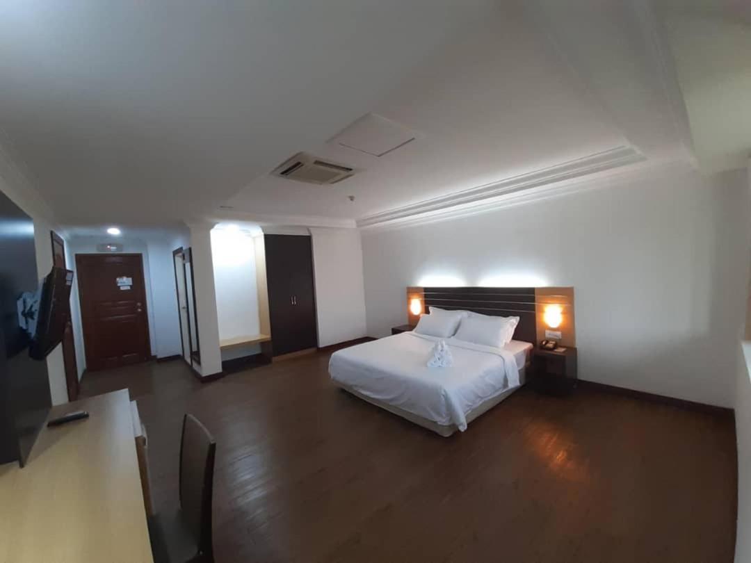 Sara Hotel Labuan Zewnętrze zdjęcie